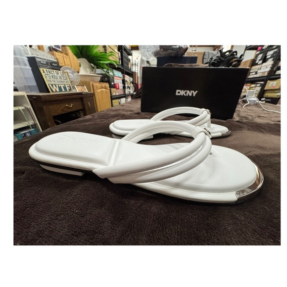 Dkny Shoes - DKNY White Women's Flip Flop Sandals size 7